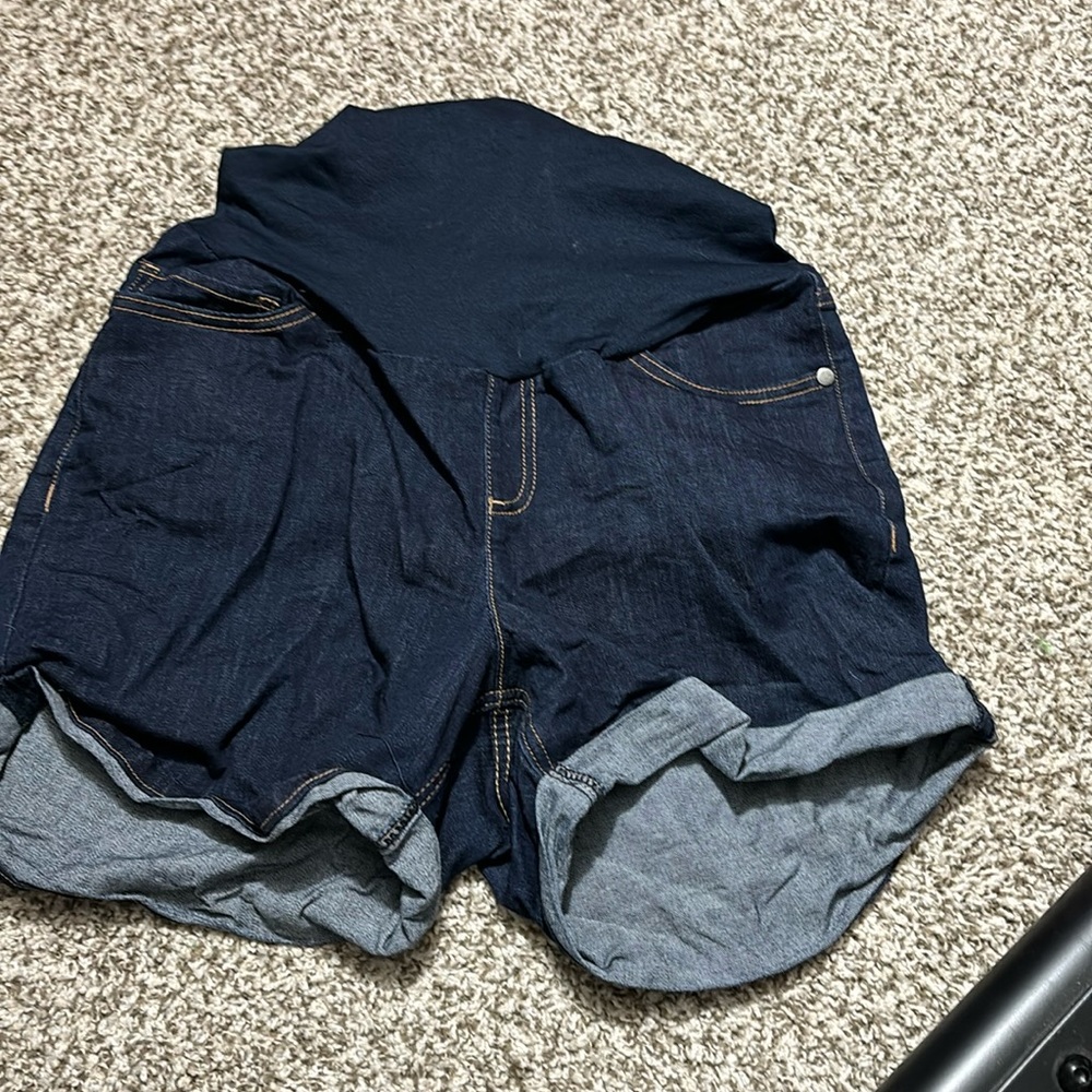 Maternity shorts
